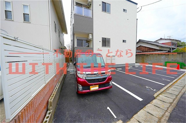 駐車場　駐車場に車を止められます