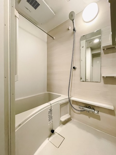 バス・シャワールーム　※写真は同タイプ住戸です。