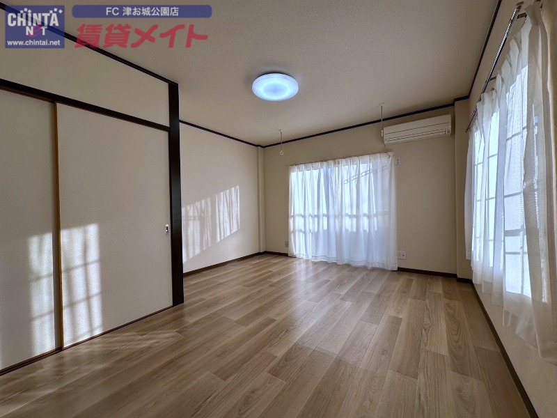 居室・リビング　同タイプの画像です