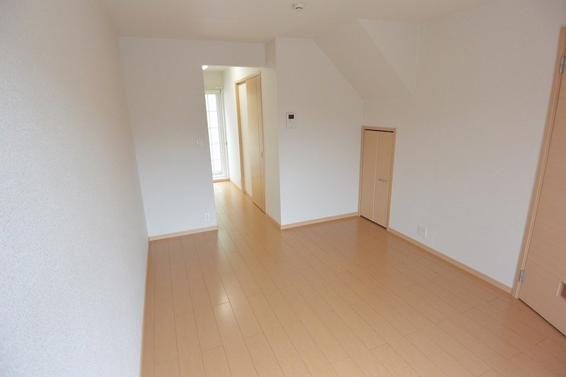 居室・リビング　フローリング仕上げ