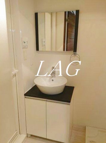 洗面設備　独立洗面台になります。