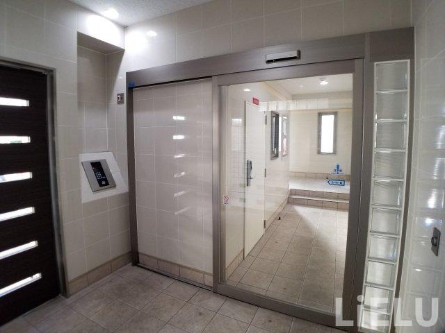 エントランス　同シリーズ物件のモデルルームになります※現況優先