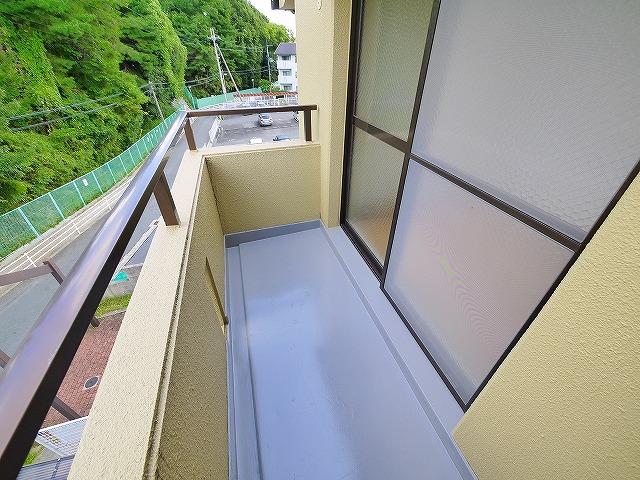 バルコニー　暖かな日差しのふりそそぐバルコニー