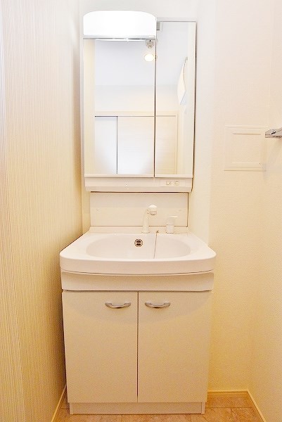 洗面設備　★シャワー付き洗面台★