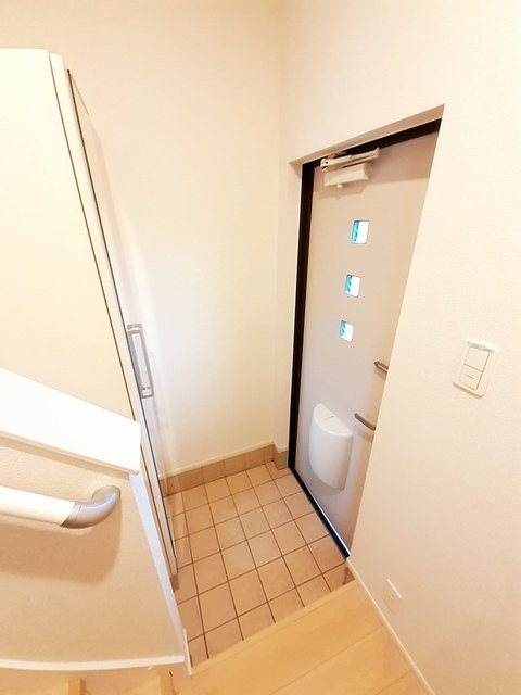 玄関　図面と現状に相違がある場合には現状を優先
