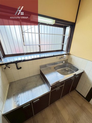 キッチン　コンパクトなキッチンで掃除もラクラク