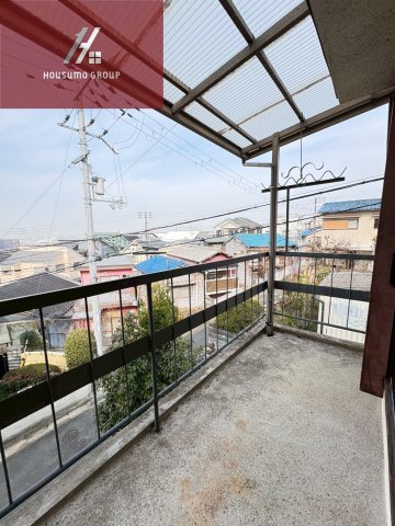 バルコニー　暖かな日差しのふりそそぐバルコニー