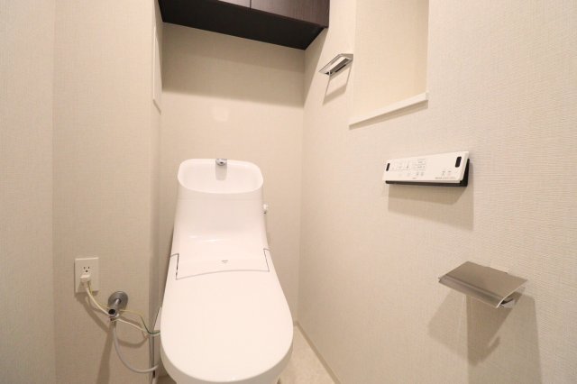 トイレ　ブランズタワー大阪本町　トイレ