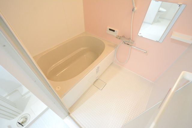 バス・シャワールーム　落ち着く空間のバスルーム♪