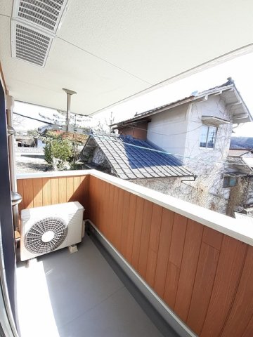 バルコニー　お洗濯にも便利なバルコニー付き