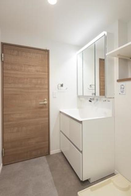 洗面設備　※写真は同タイプ住戸です。