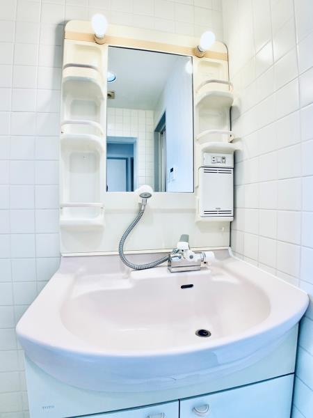 洗面設備　洗面所です