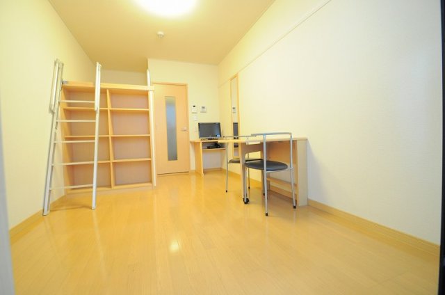 居室・リビング　実際のお部屋と異なる場合がございます。