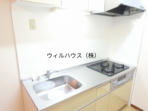 キッチン　３口コンロ付きシステムキッチン！