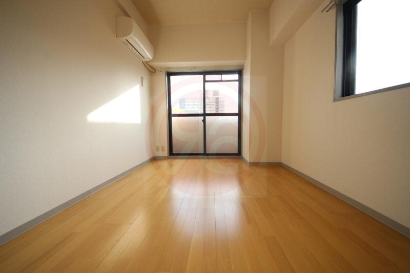 その他部屋・スペース　開放的な寝室です