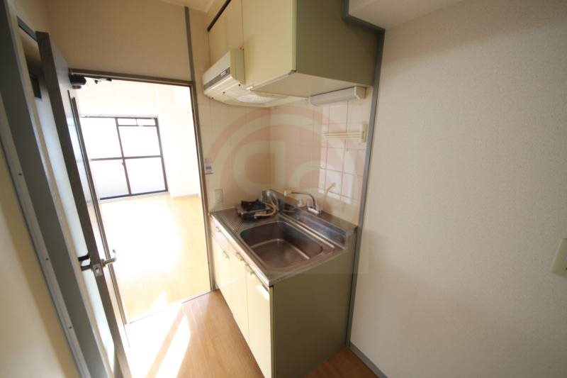 キッチン　コンパクトなキッチンで掃除もラクラク