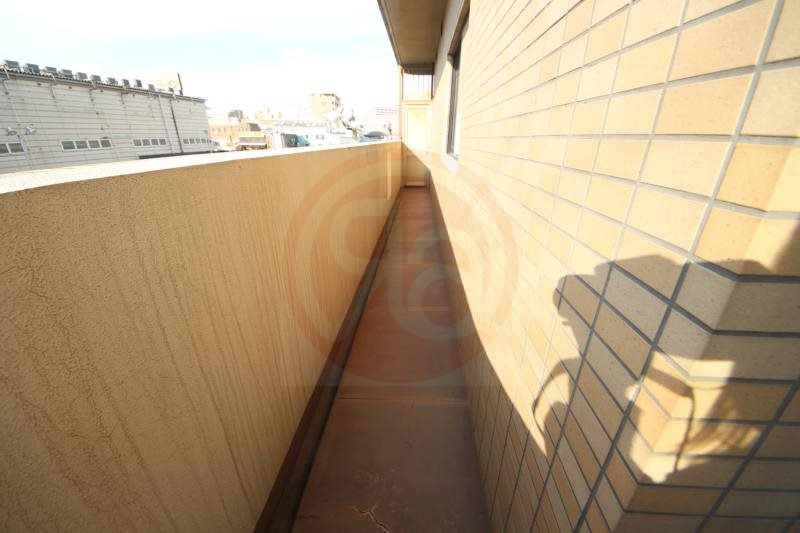 バルコニー　陽当たり良好なバルコニーです