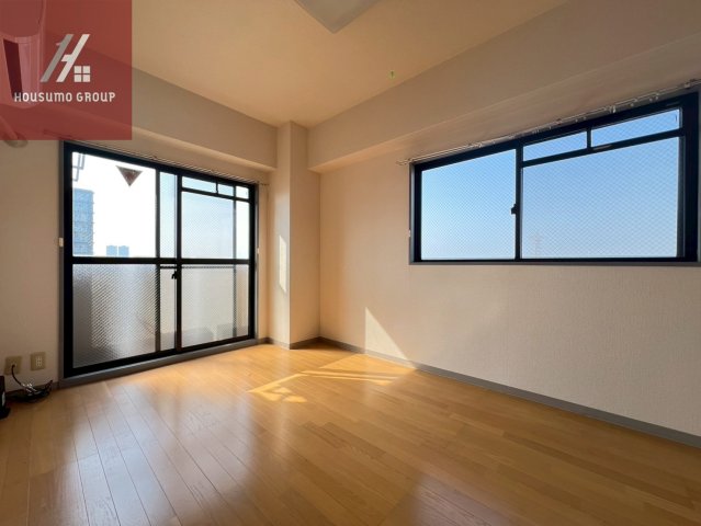 居室・リビング　こちらのリビングで趣味の時間をお楽しみください