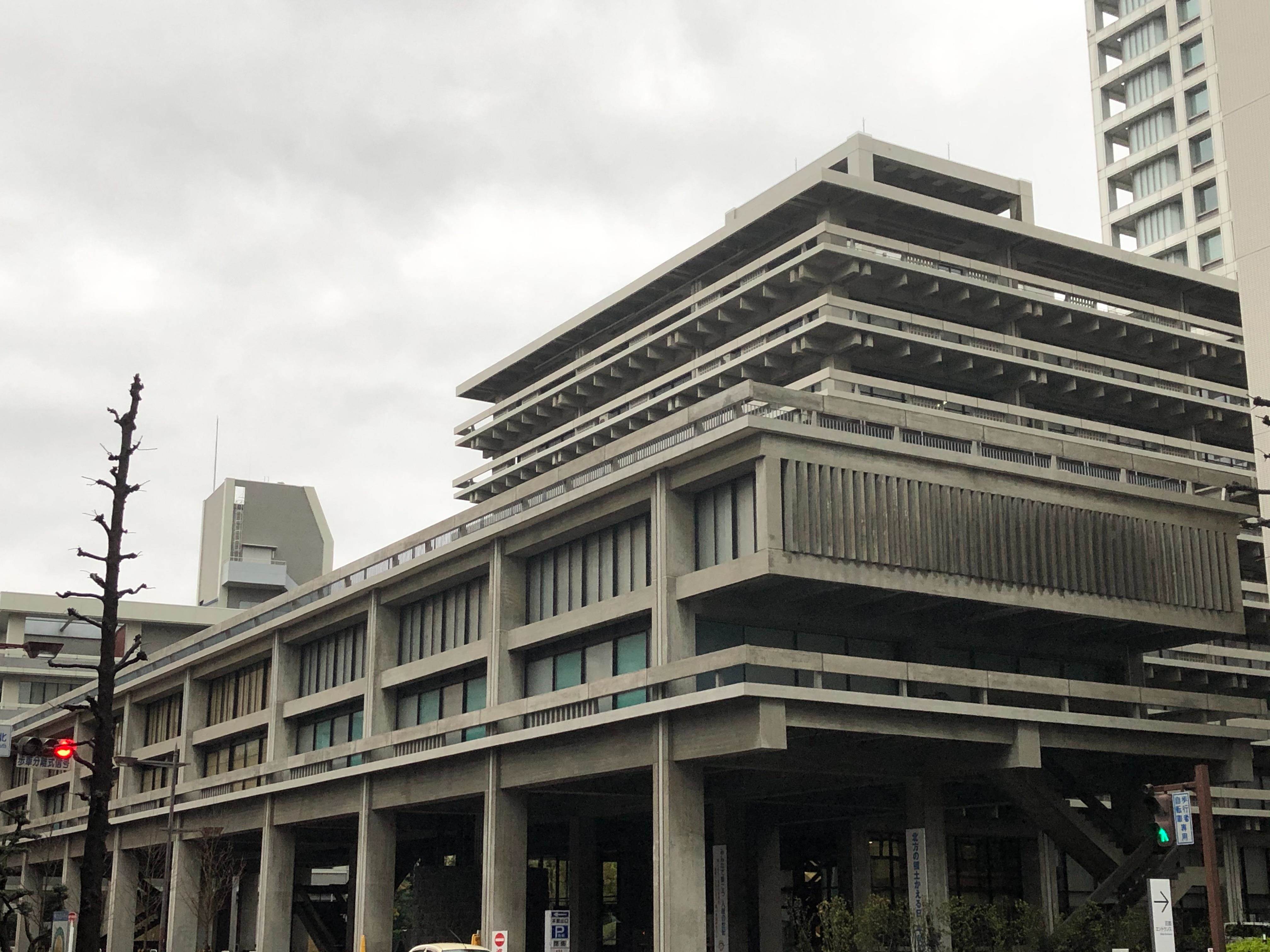 役所　香川県庁（役所）まで375m