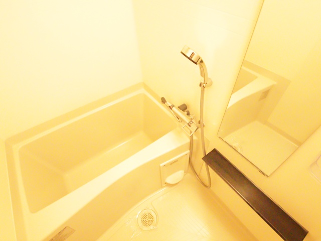 バス・シャワールーム　※別室の参考写真の為、現況優先です。