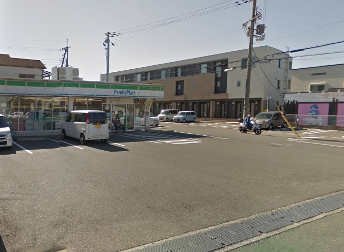 コンビニ　ファミリーマート 堺草尾店（コンビニ）まで530m