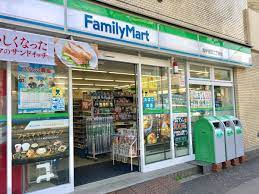 コンビニ　ファミリーマート 西早稲田店（コンビニ）まで100m