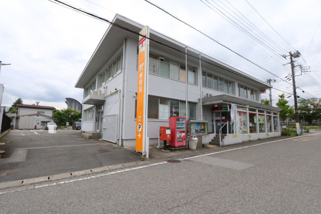 郵便局　今市郵便局（郵便局）まで400m
