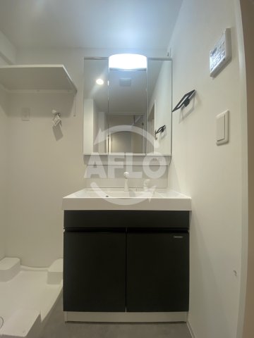 洗面設備　ベイサイドパークOSAKAノースレジデンス　独立洗面台