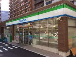 コンビニ　ファミリーマート西五反田六丁目店（コンビニ）まで56m