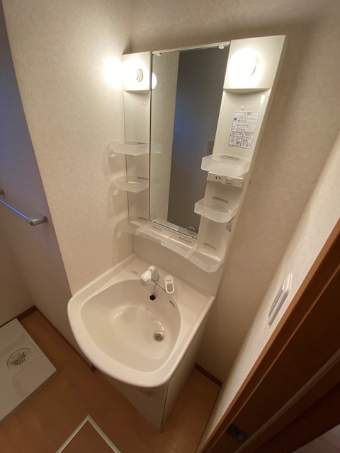 洗面設備　★人気の独立洗髪洗面化粧台で朝の準備にも便利ですね★