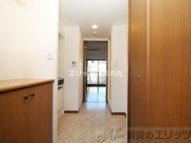 玄関　リビング/居室