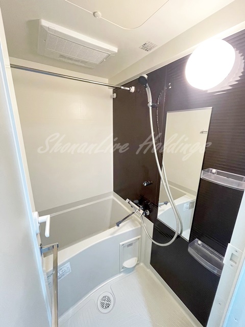 バス・シャワールーム　浴室乾燥機付き♪