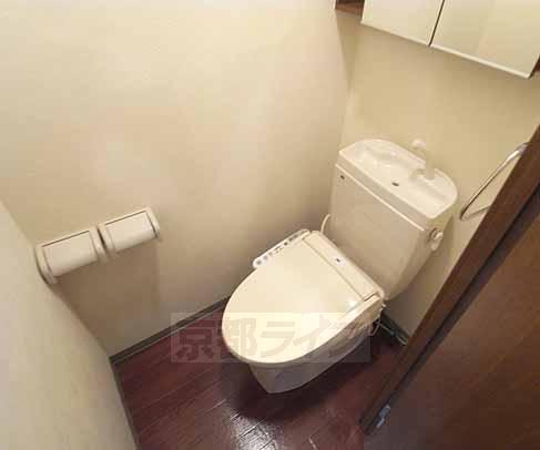 トイレ　ウォシュレット付きのトイレです。