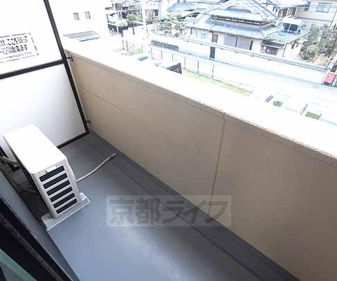 バルコニー　日当たり良好なベランダです。