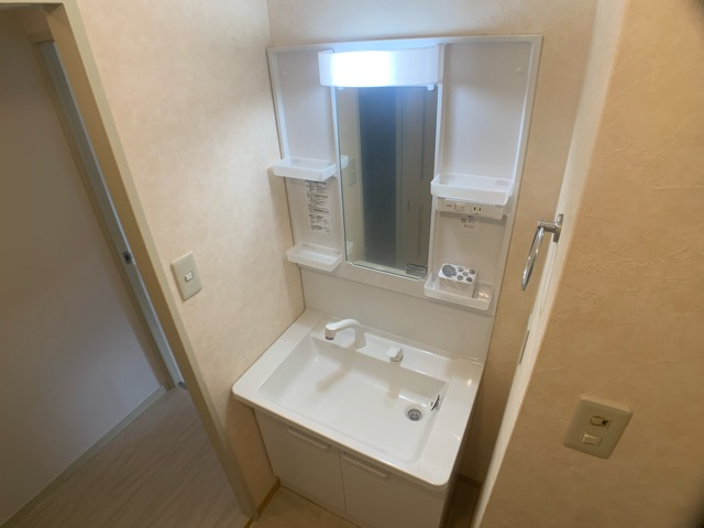 洗面設備　収納スペースもある独立洗面化粧台付き☆