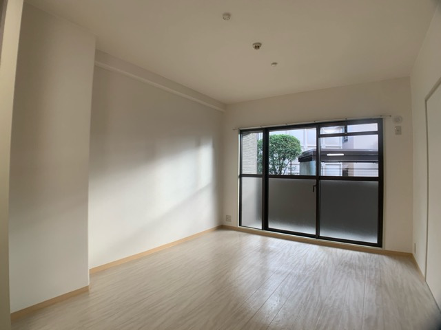 居室・リビング　南向き8帖のダイニング♪