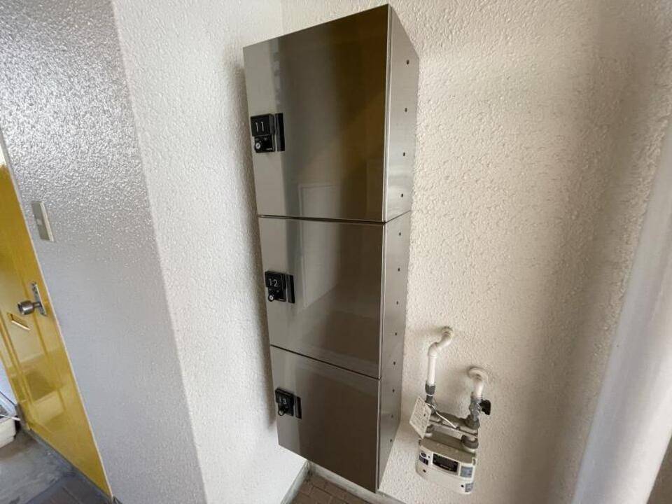 エントランス　宅配ボックス