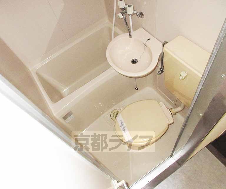 バス・シャワールーム　ユニットバスです・