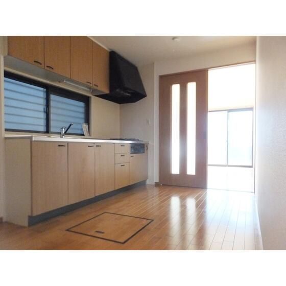 キッチン　コンパクトなキッチンで掃除もラクラク