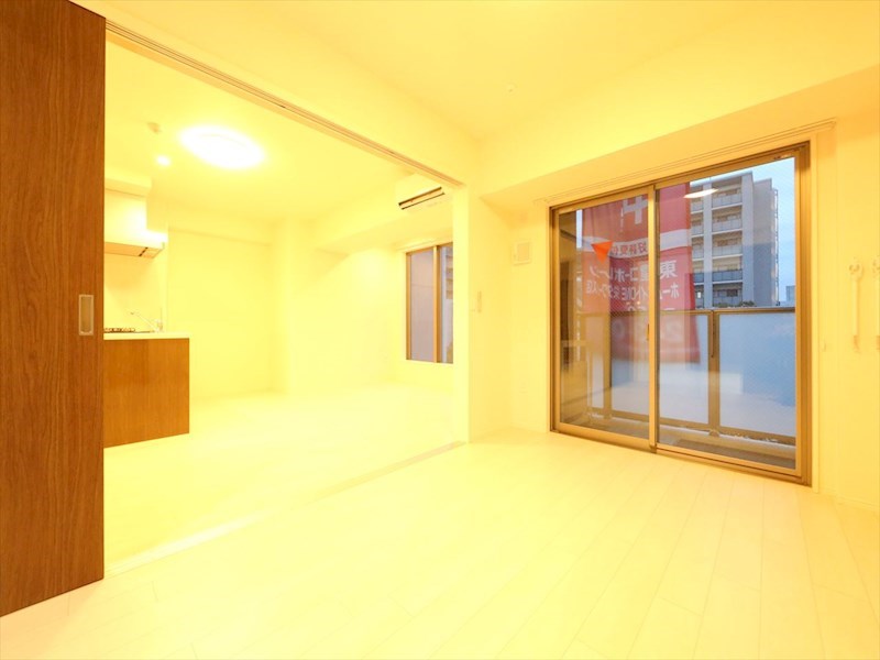 バルコニー　ＬＤＫ15帖　洋室7.6帖　バルコニー