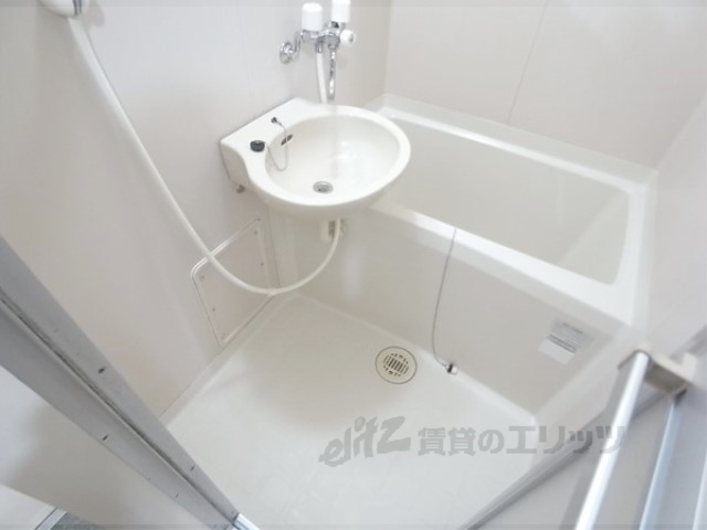 バス・シャワールーム　バス