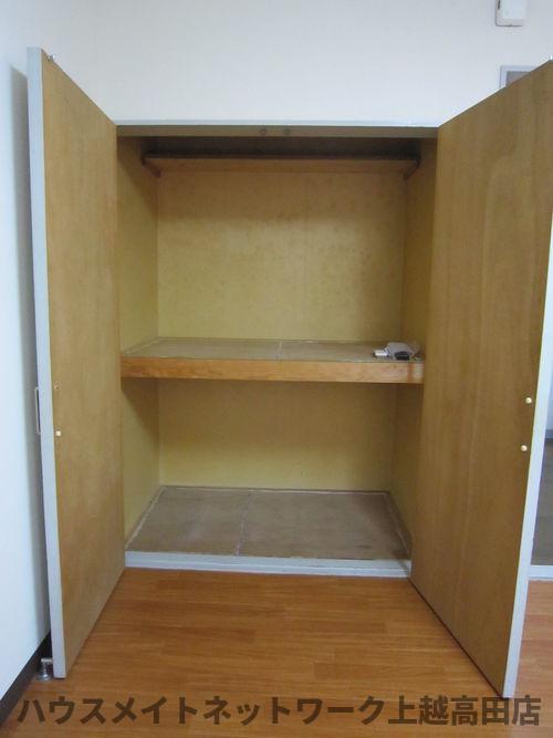 収納　押入れ