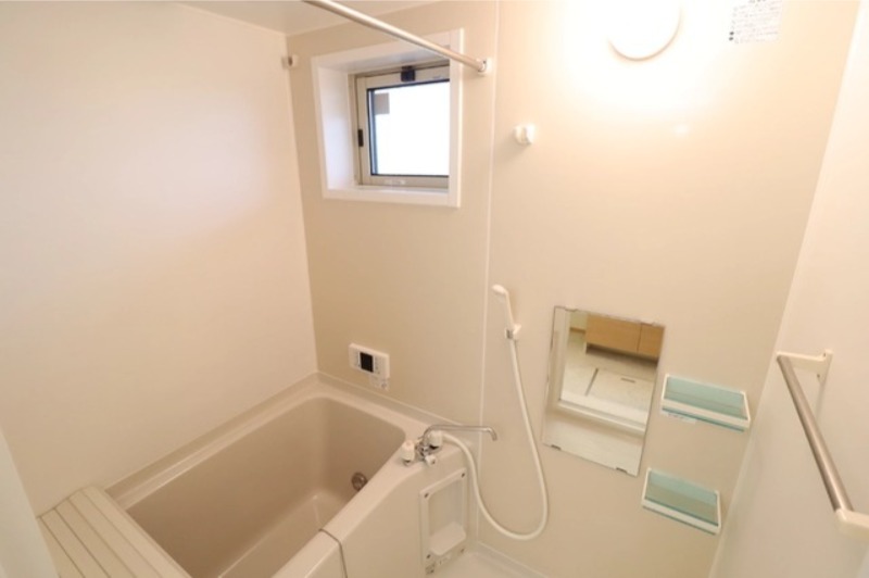 バス・シャワールーム　図面と現状に相違がある場合には現状を優先．．．