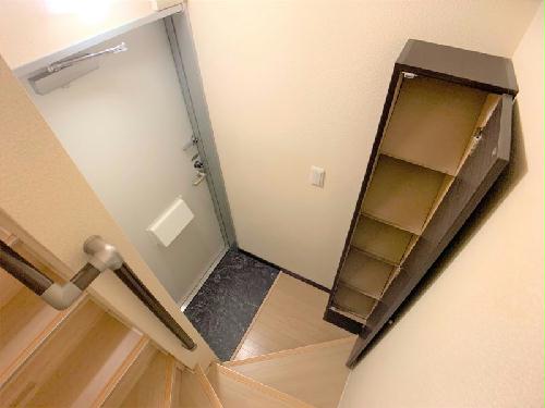 玄関　設備・仕様は号室により異なる為、現況を優先致します。