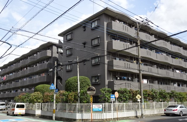 建物外観　外観タイル張り