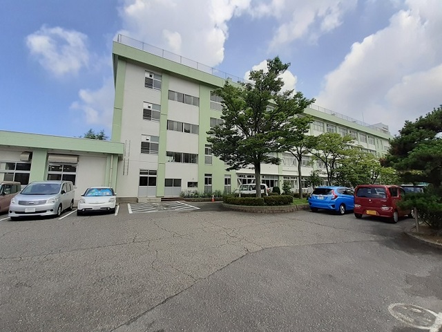 小学校　竹尾小学校（小学校）まで550m