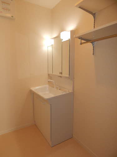 洗面設備　※同タイプの部屋写真です