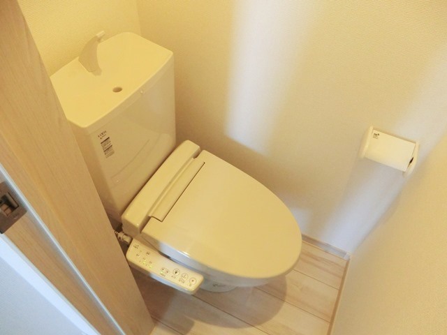 トイレ　★トイレ画像・温水洗浄便座付き★