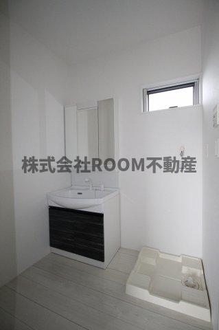 洗面設備　使いやすい洗面所です