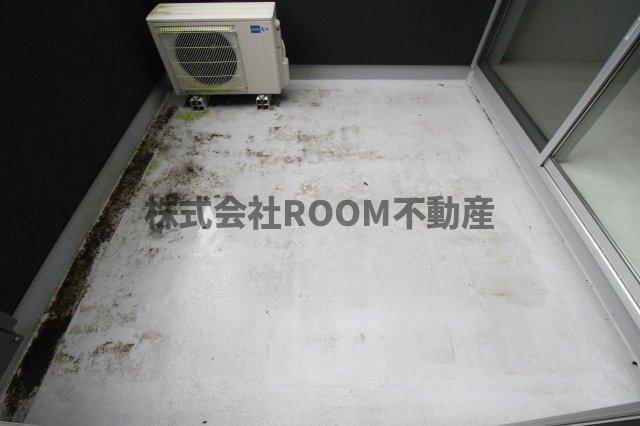 バルコニー　暖かな日差しのふりそそぐバルコニー